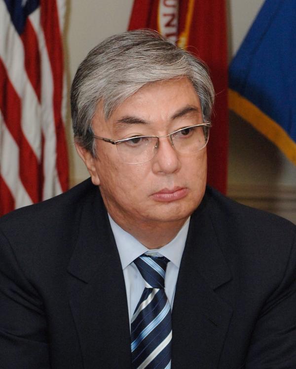 Kazakhstan's Minister of Foreign Affairs Qasym-Jomart Toqaev meets with Secretary of Defense Donald H. Rumsfeld in the Pentagon to discuss defense issues of mutual interest.